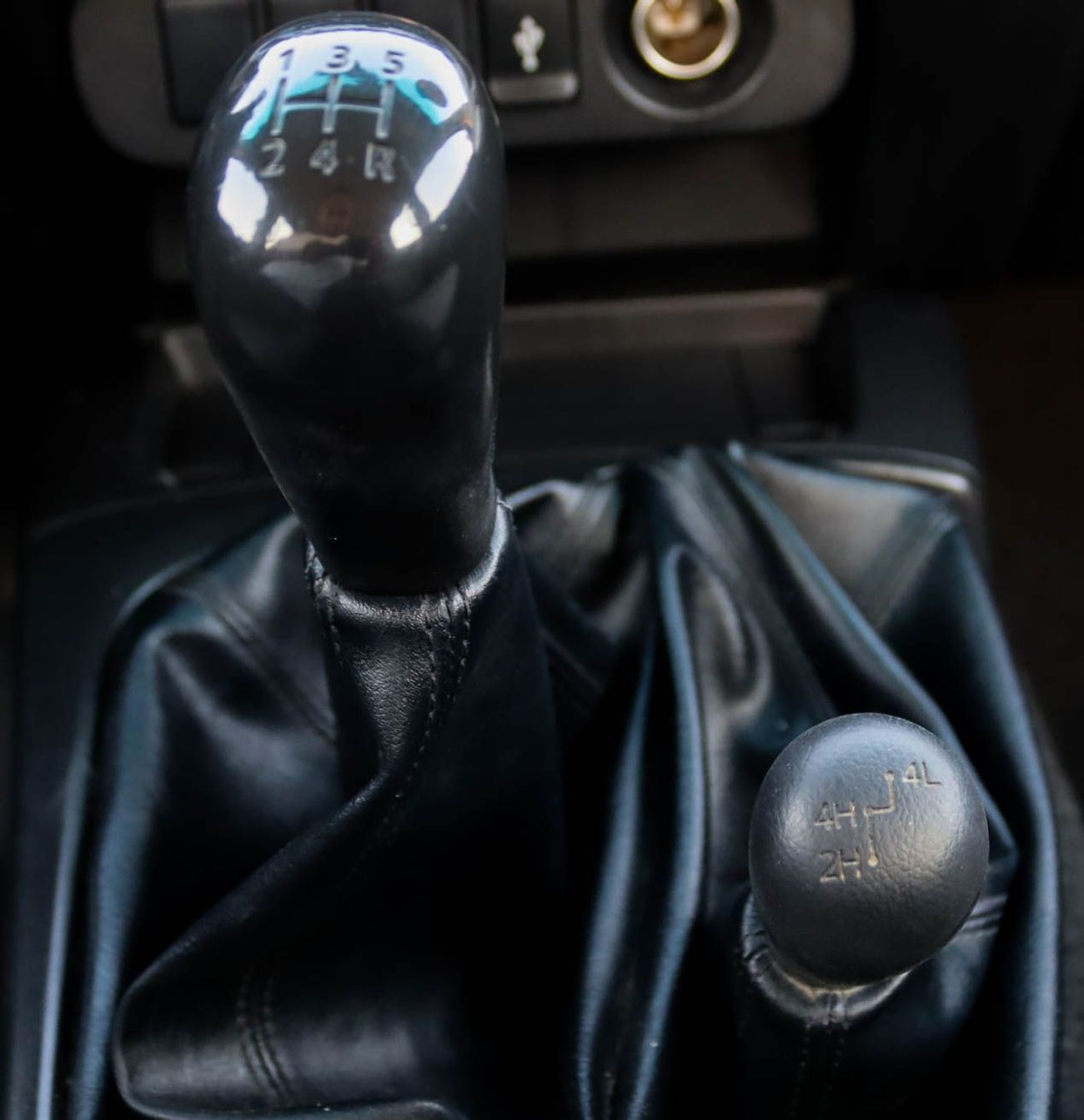 Mitsubishi L200 GL 2.5L Double Cab Utility 4WD Mitsubishi L200 2.4 L 4WD 2022 GCC accident-free in excellent conditi