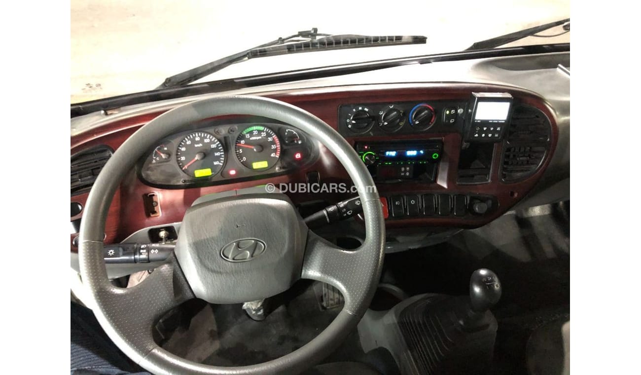 Hyundai HD 72 ثلاجة