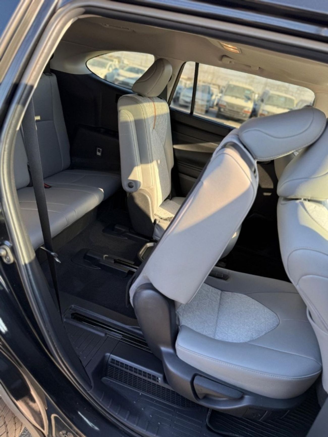 تويوتا هايلاندر Hybrid XLE premium sunroof,leather, push start