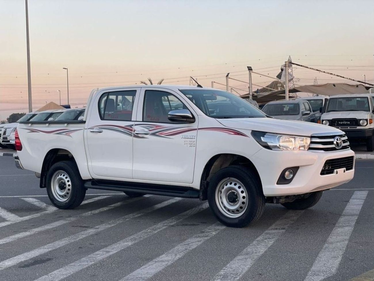 تويوتا هيلوكس 2022 Toyota Hilux Deisel Manual Transmission - 4x4 AWD - 2.4L V4 - Rear CAM - Auto Doors -
