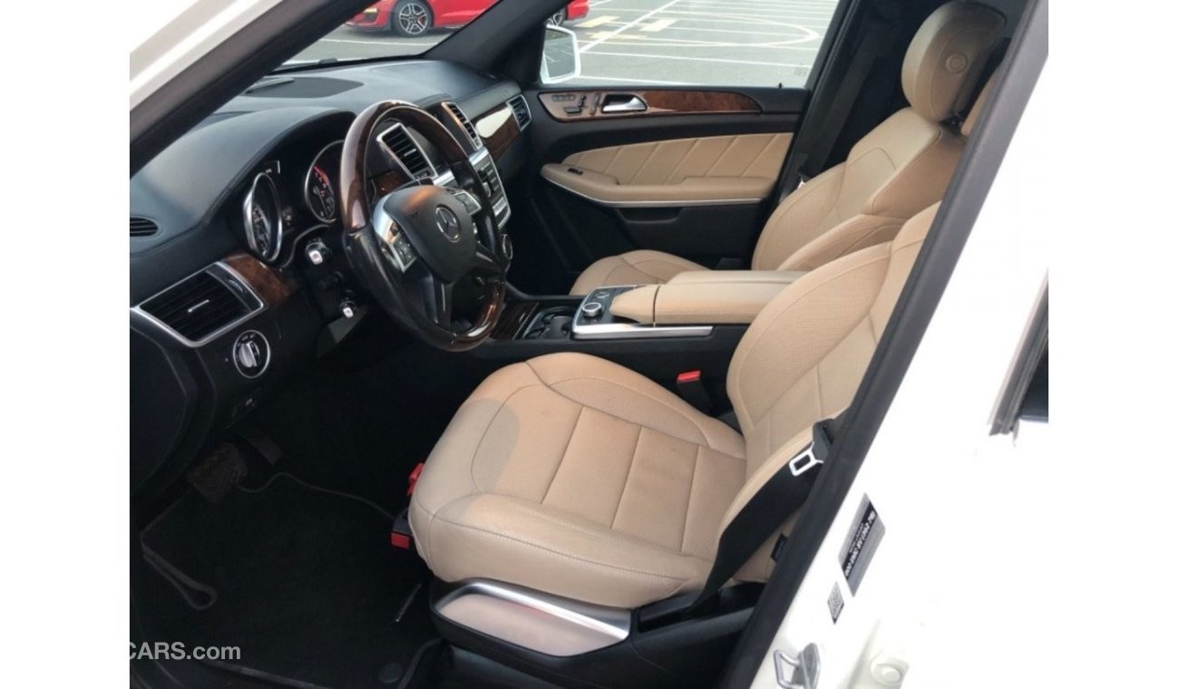 مرسيدس بنز GL 500 موديل 2015 خليجي حاله ممتازه من الداخل والخارج