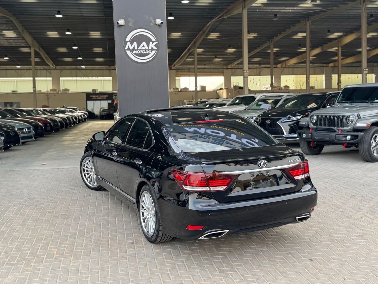 Lexus LS460 V8 4.6L / TRIPLE XENON LIGHTS / COOLING AND HEATING SEATS / SOFT CLOSE DOORS / IN PERFECT CONDITION