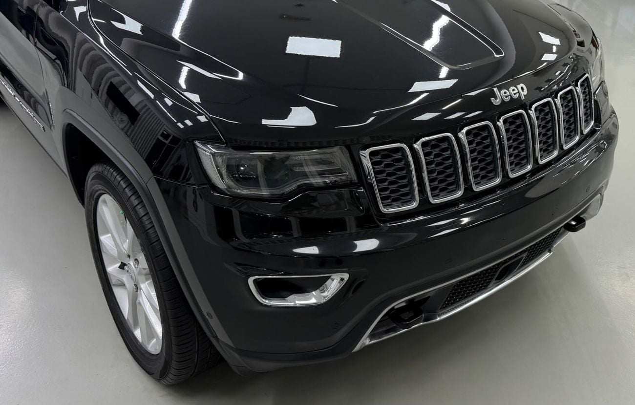 Jeep Grand Cherokee LIMITED GCC .. FSH .. Original paint .. V6 .. Perfect Condition