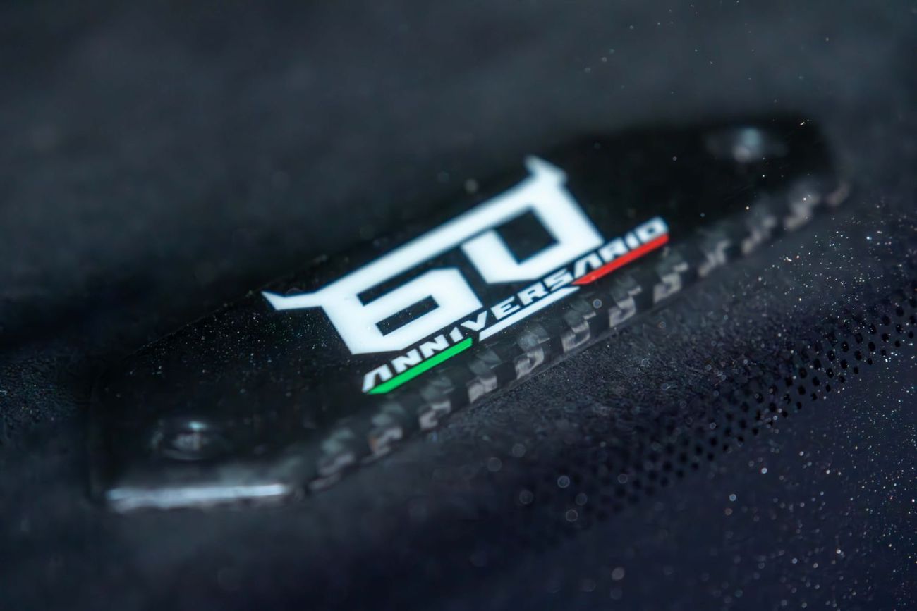 Lamborghini Urus 4.0T V8 Performante Special Matt Color-Alcantara Interior-Full carbon Fiber Exterior Trim