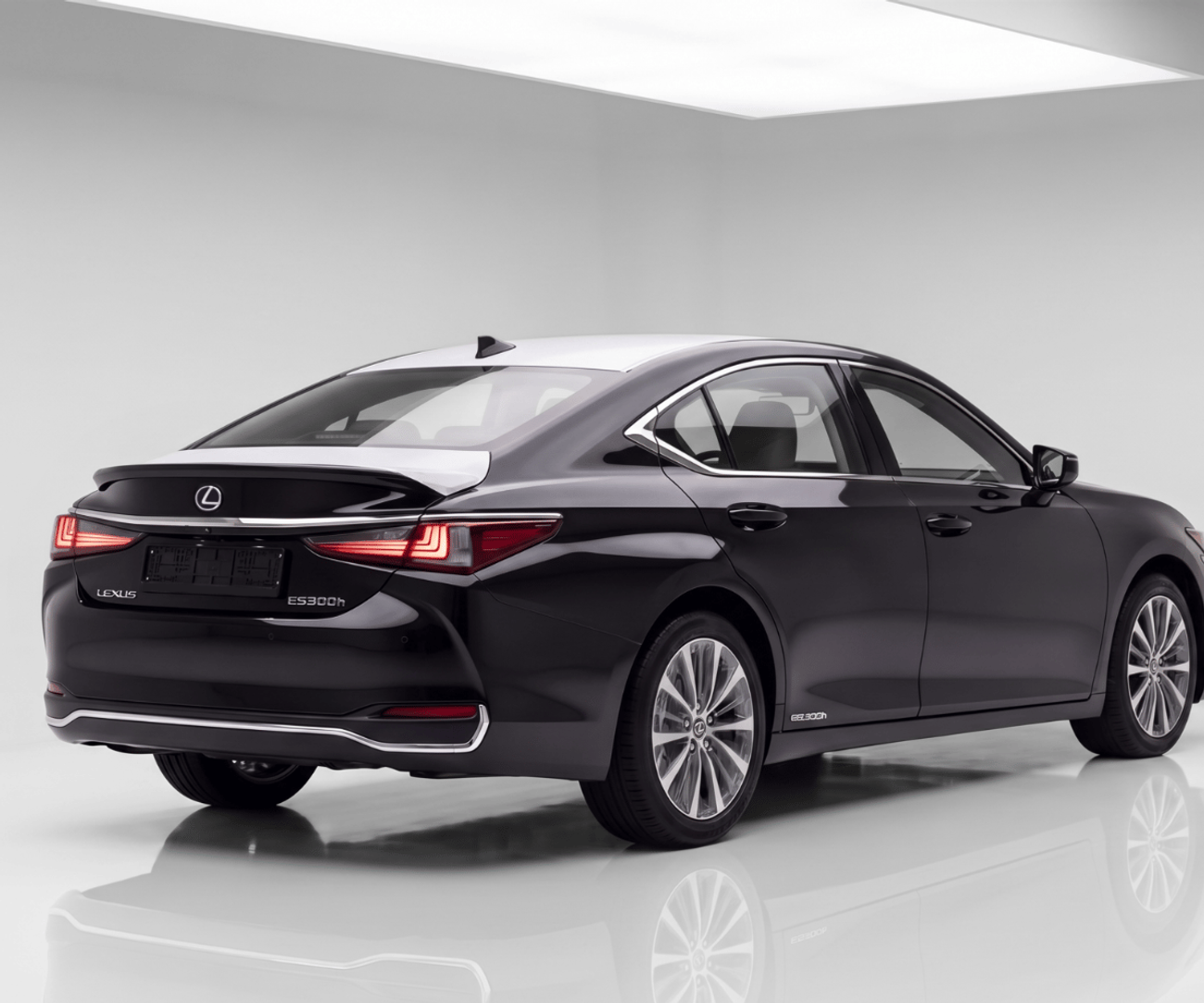 لكزس ES300h PLATINUM