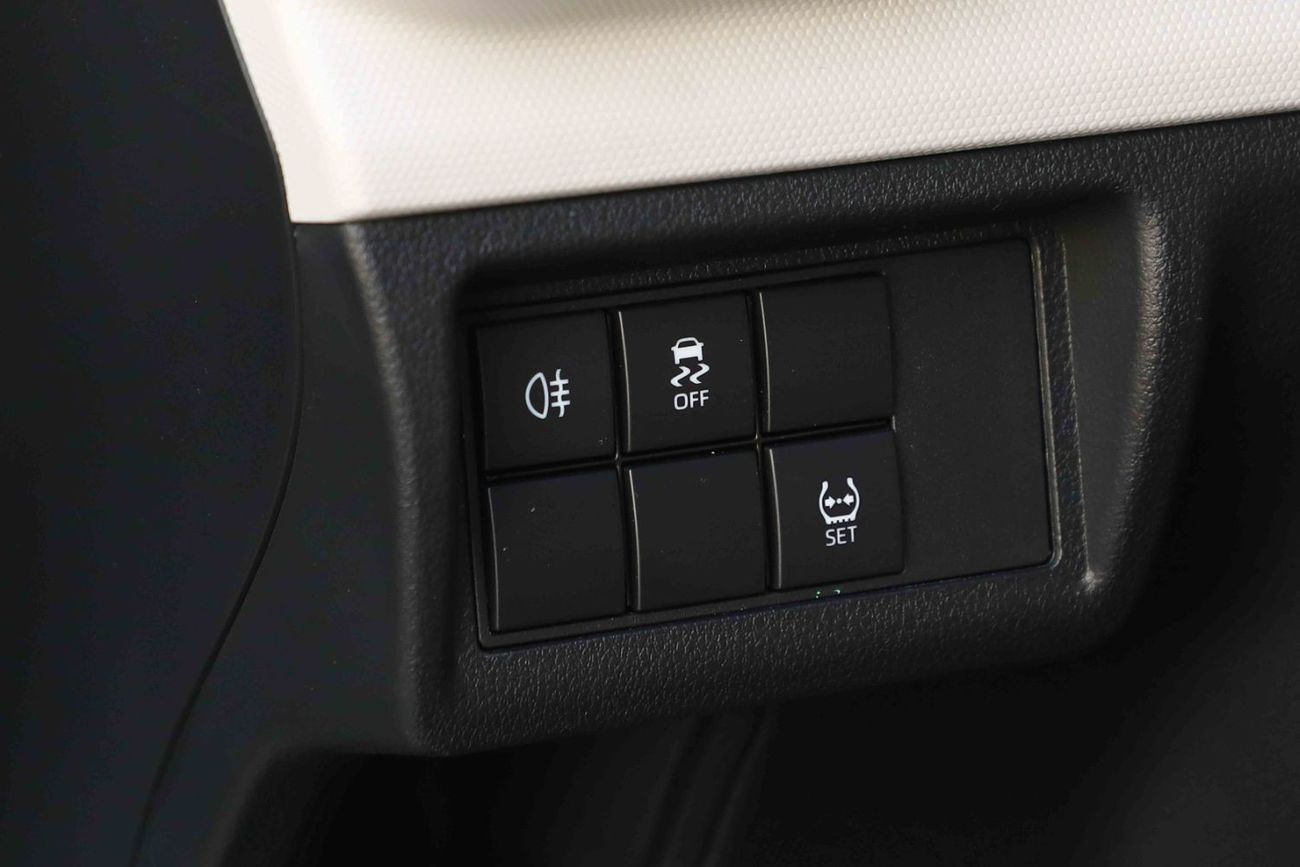 تويوتا فيلوز 2023 Toyota Veloz V 1.5 - White Black | Export Only