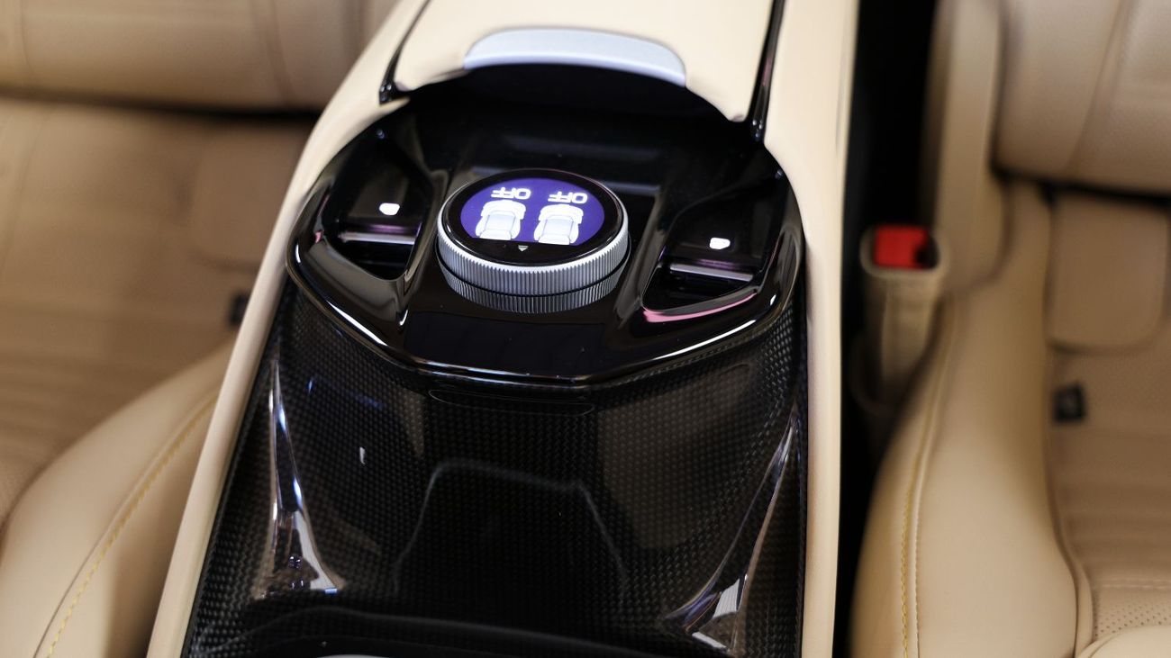 Ferrari Purosangue STANDARD Ferrari Purosangue 2025 - V12
