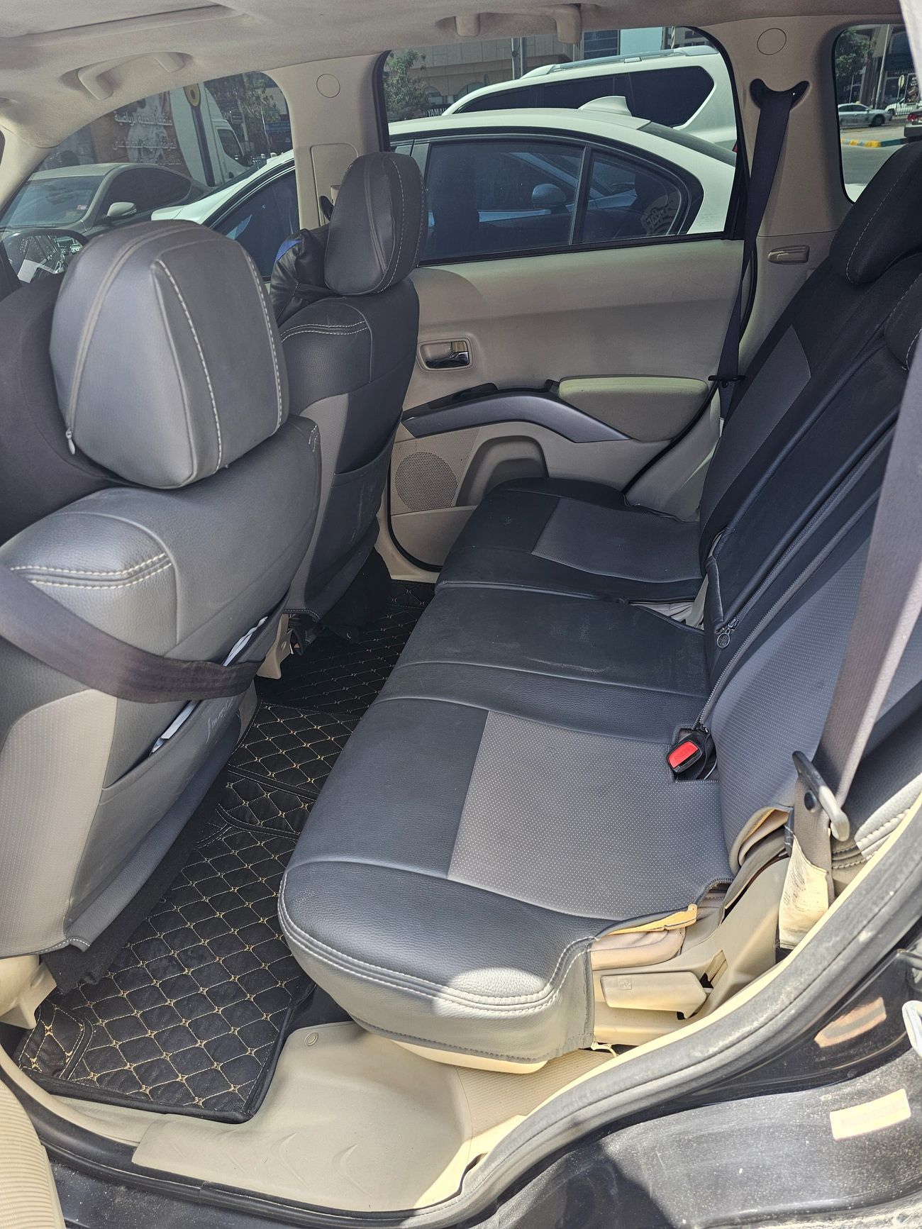 ميتسوبيشي آوتلاندر