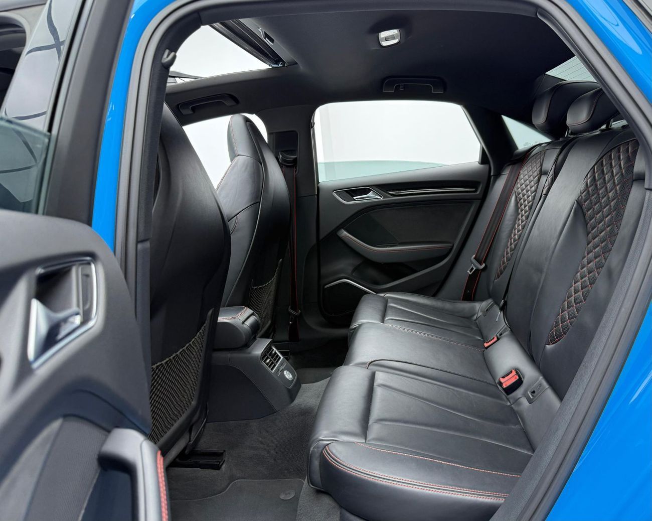 Audi RS3 TFSI quattro 2.5L (400 HP) Sedan 2018 Audi RS3, Warranty, Full Audi Service History, Excellent Condi