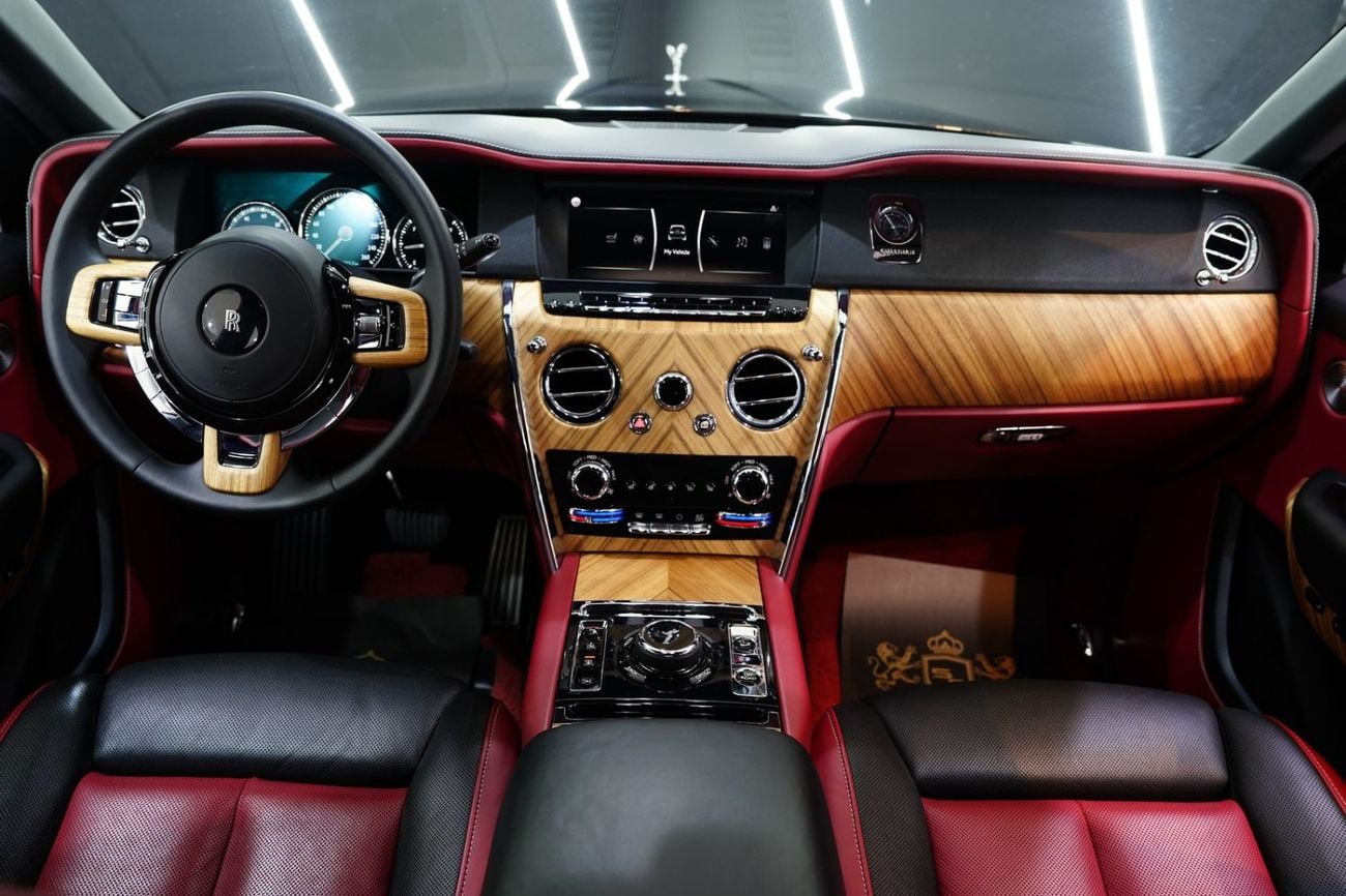 Rolls Royce Cullinan STD (6.8L · 12 Cyl · Automatic · Petrol · SUV/Crossover · All Wheel Drive · 5 Seats · 5 Door) Rear Entertainment Screens, Bespoke Audio, Starlight, Dealer Warranty!!