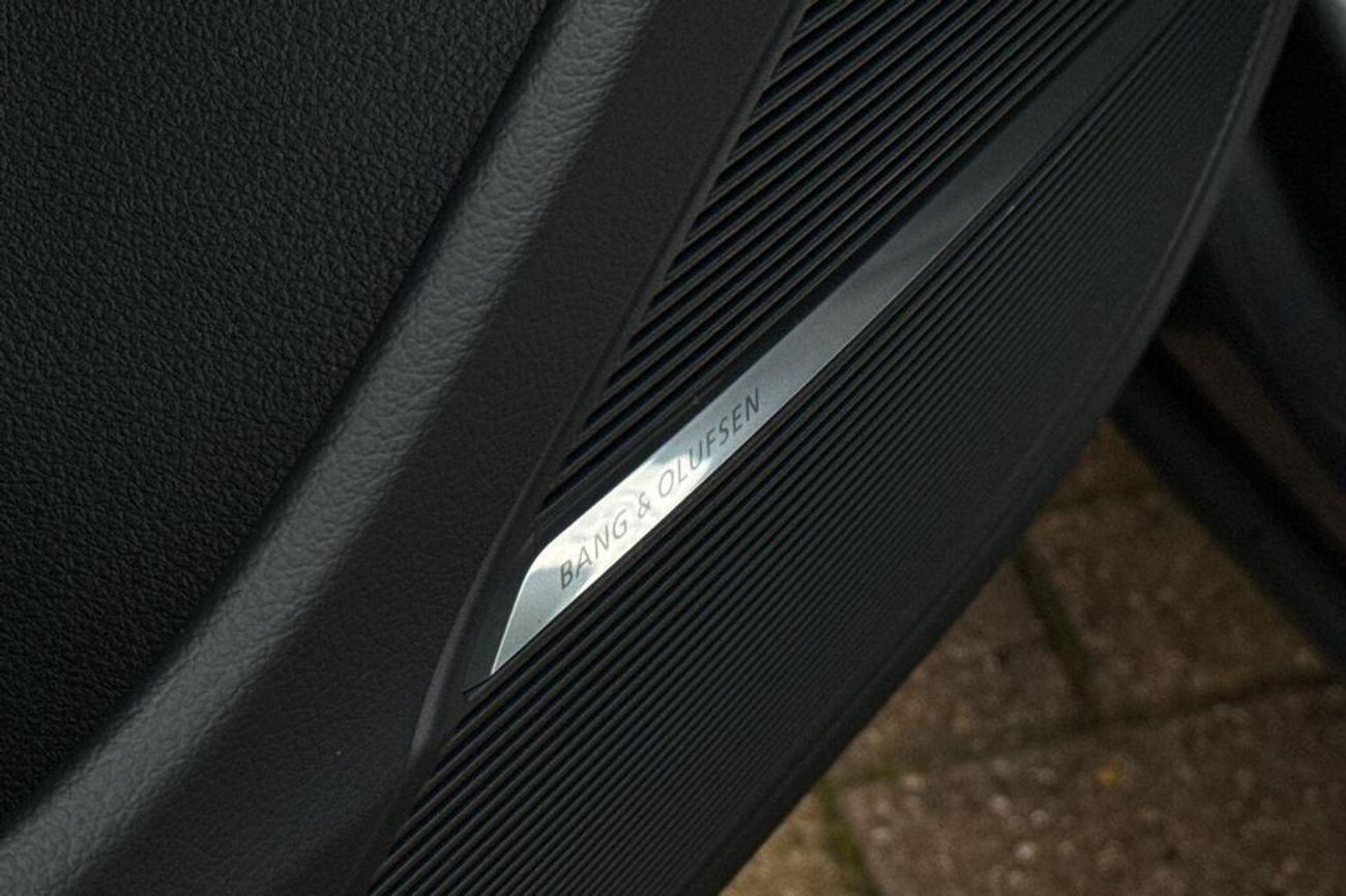 أودي RSQ8 4.0 TFSI V8 Performance Carbon Vorsprung Tiptronic quattro Euro 6 (s/s) 5dr (EXPORT ONLY) RIGHT HAND