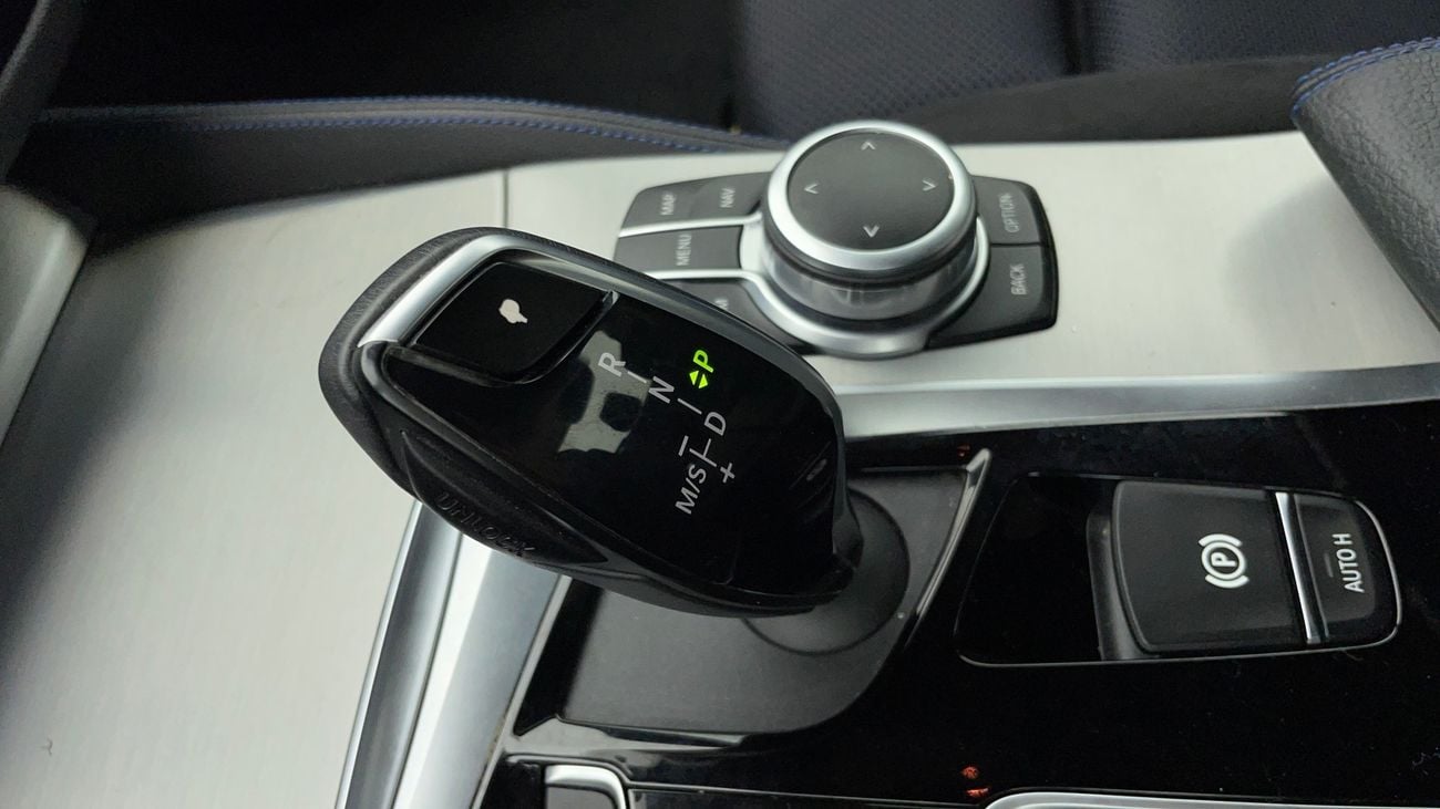 بي أم دبليو 520i M SPORT 2 | بدون دفعة مقدمة | اختبار القيادة في المنزل