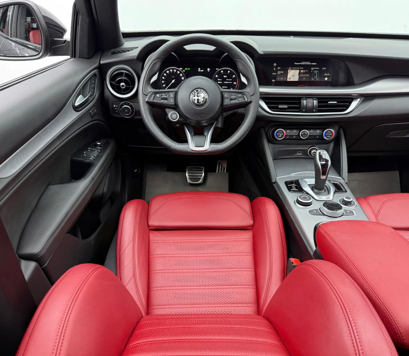 Alfa Romeo Stelvio 2024 Alfa Romeo Stelvio Veloce Q4 MCA, 2028 Agency Warranty Service, Agency FSH, GCC