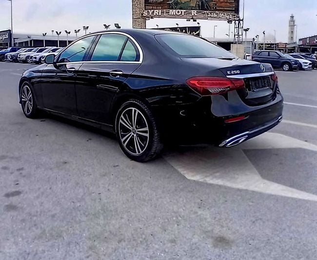 Mercedes-Benz E-Class STANDARD, миниатюра 25