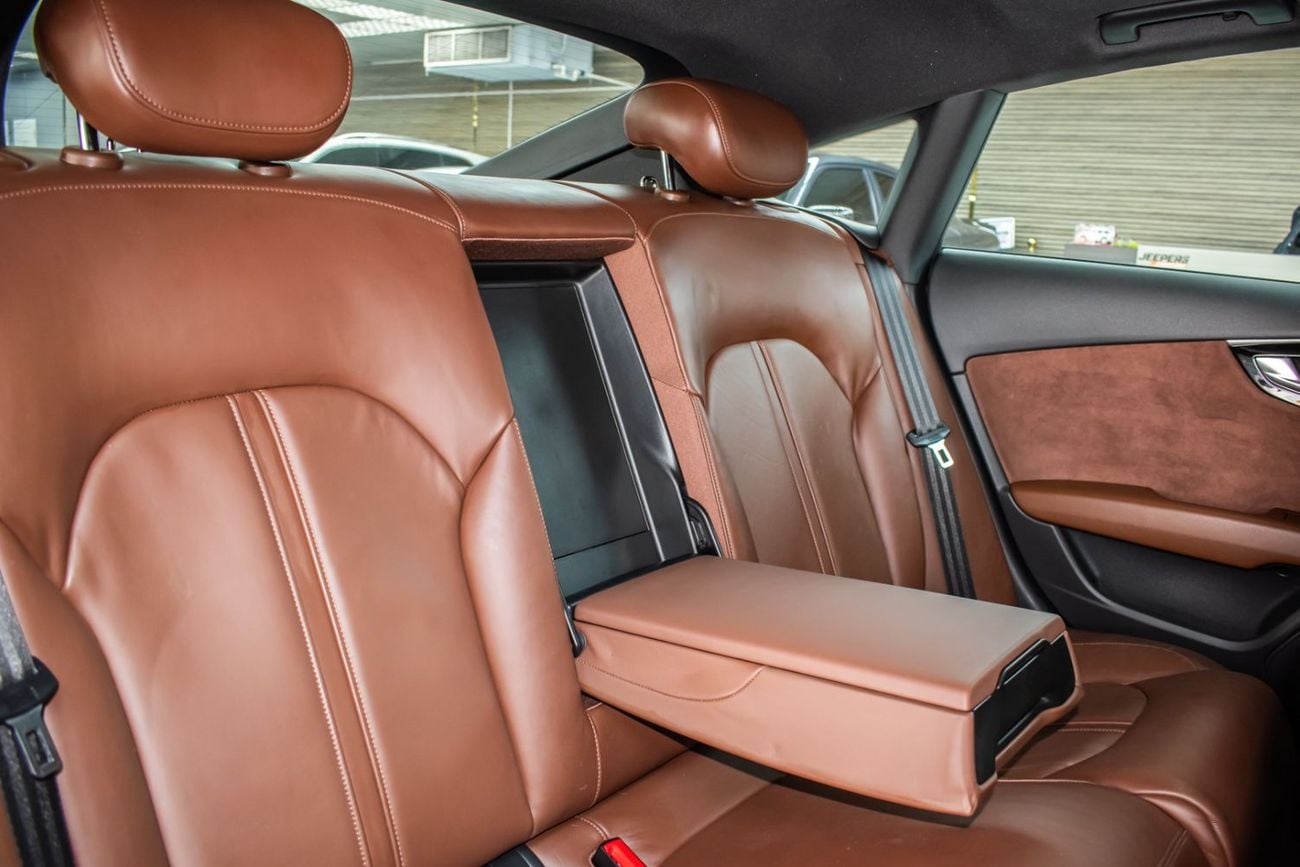 أودي A7 S-Line 3.0L (5 Seater)