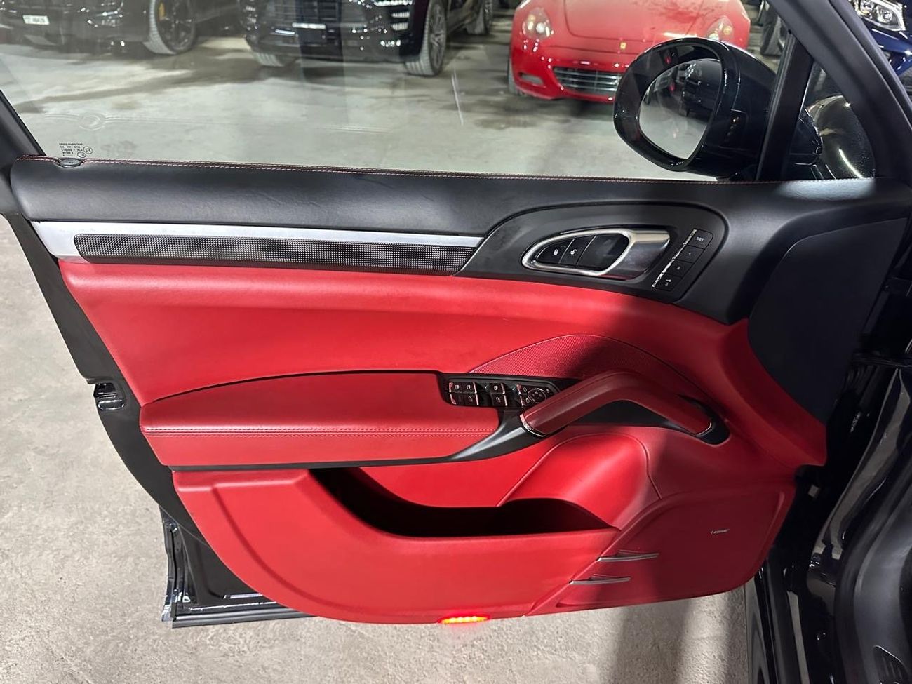 Porsche Cayenne Turbo S 4.8L (550 HP) PORSCHE CAYENNE TURBO S 2014 | FULL SERVICE HISTORY | TWO KEYS | FULLY LOADED