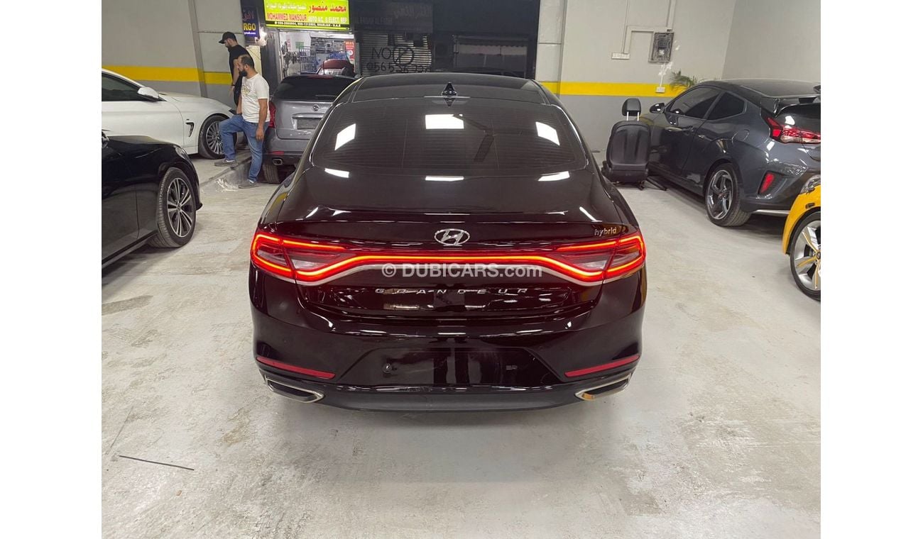 Hyundai Azera HYUNDAI AZERA