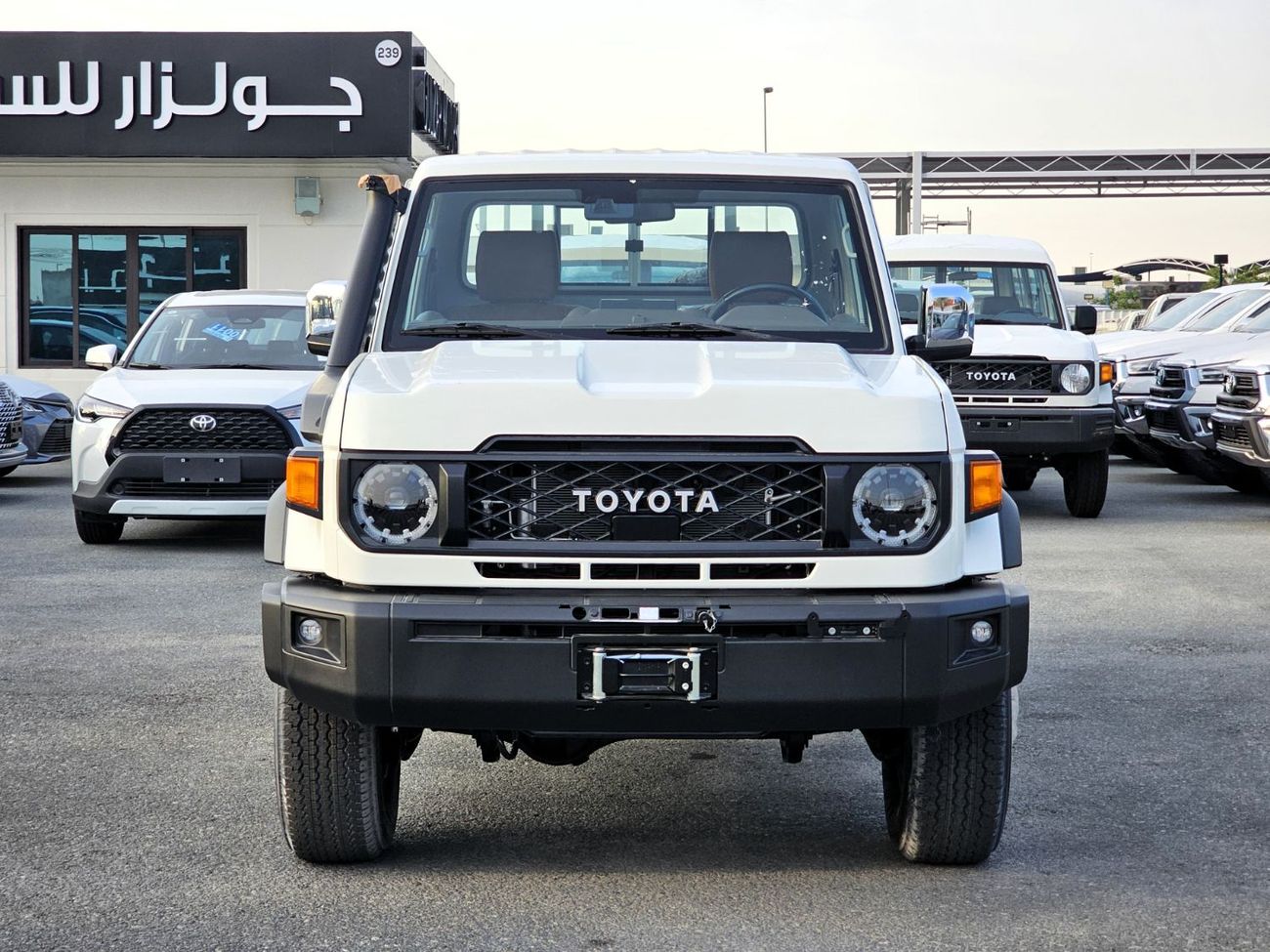 تويوتا لاند كروزر TOYOTA LC79 SINGLE CABIN DIESEL Z AUTO 2.8 V6 - 2025 MODEL - WHITE INSIDE TAN - OMANI