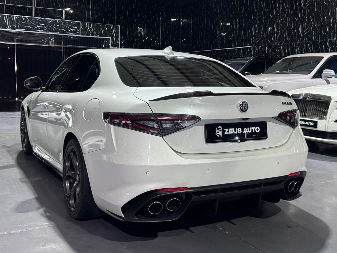 Alfa Romeo Giulia Quadrifoglio 2.9L (510 HP) Alfa Romeo Giulia Quadrifoglio  V6,2.9L (510 HP)