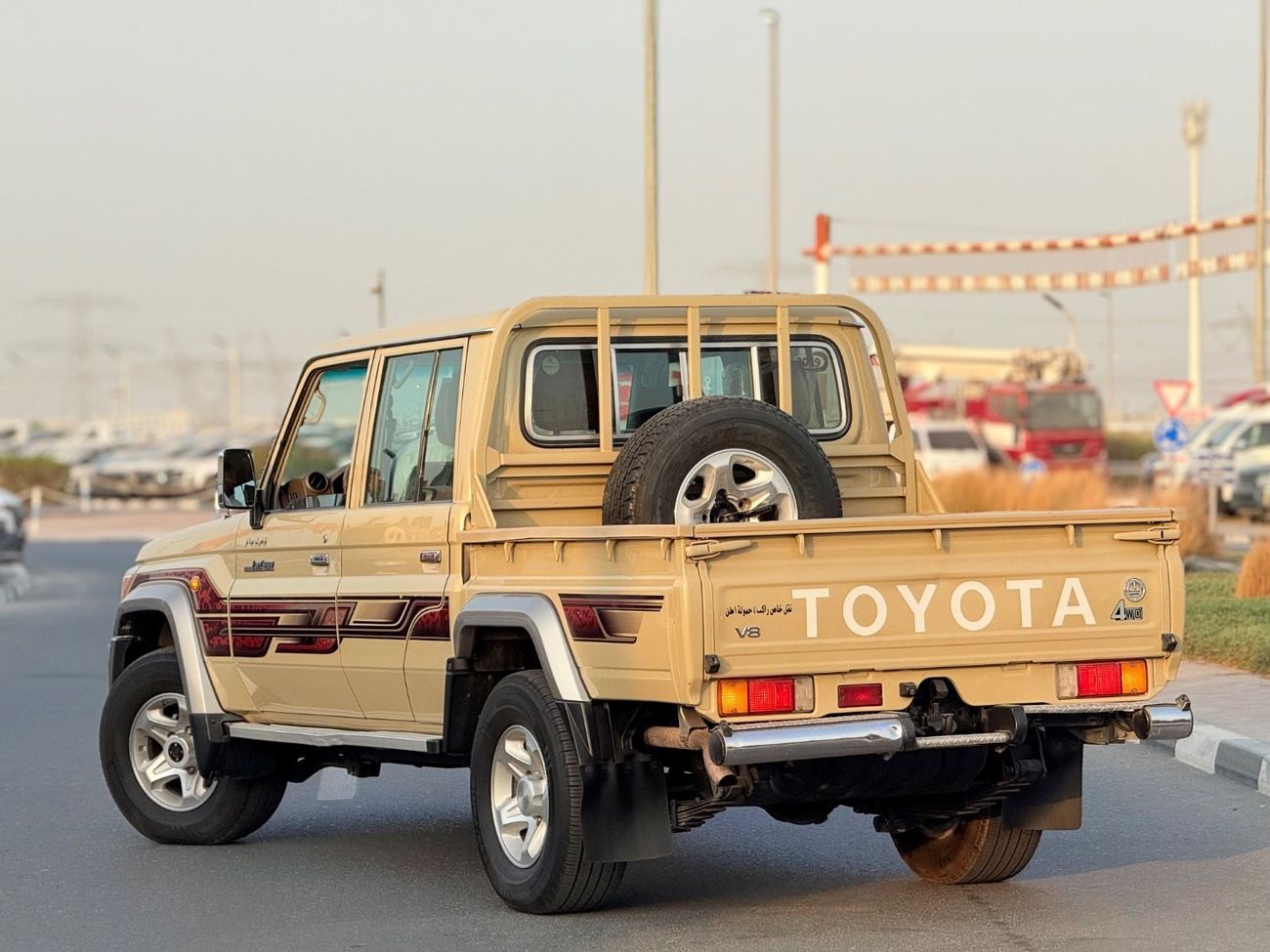 تويوتا لاند كروزر بيك آب Toyota landcuriser pickup Double Cabin 4.5L Years Diesel 8 cylinder Left hand drive