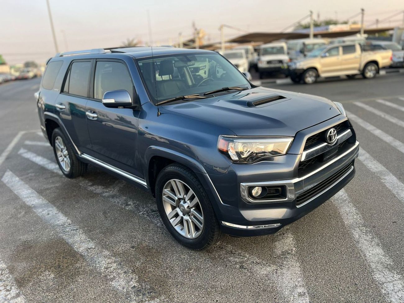 تويوتا Runner4 2013 TOYOTA 4RUNNER LIMITED FULL OPTION - 4.0L V-6 DOHC, VVT,PUSH START - LEATHER ELECTRIC SEATS