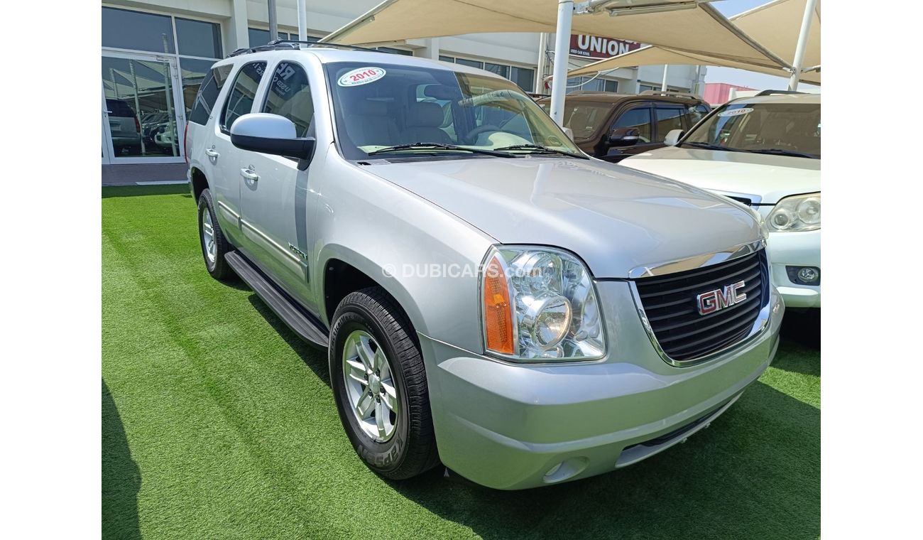 GMC Yukon car in excellent condition with no accidents