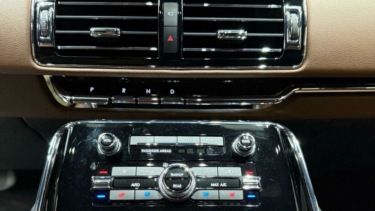 Lincoln Navigator Std 3.5L | GCC Specs | Warranty & Service Contract Until 2029 | Only 5,000 KM