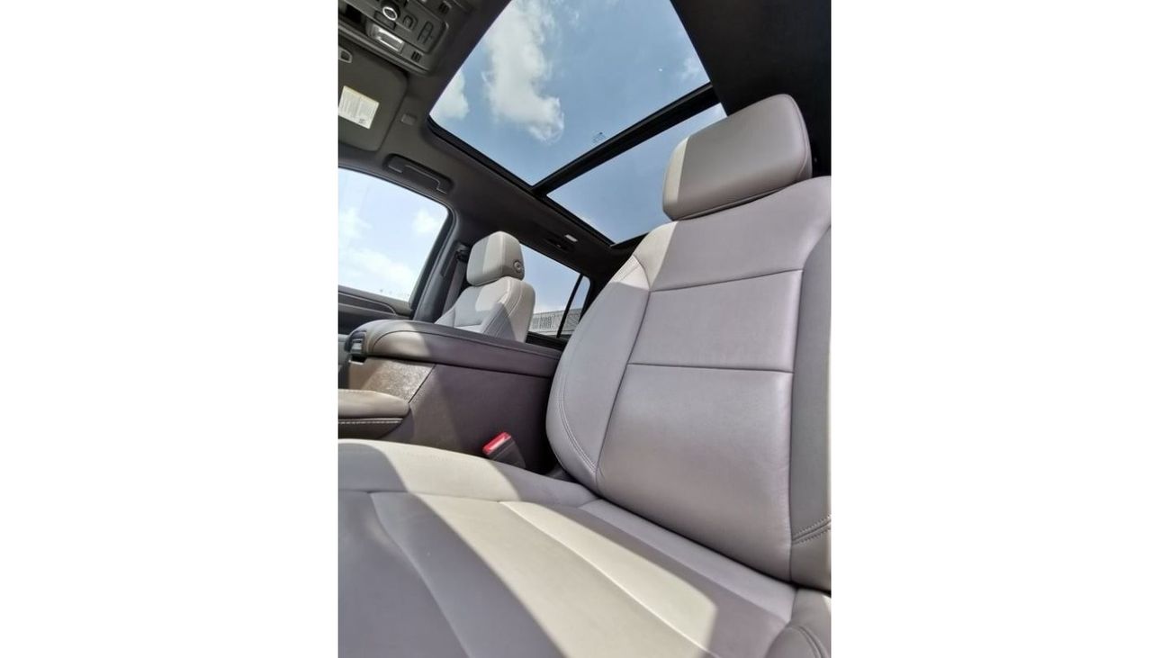 Chevrolet Suburban Chevrolet Z71 Suburban - 2022 - Grey