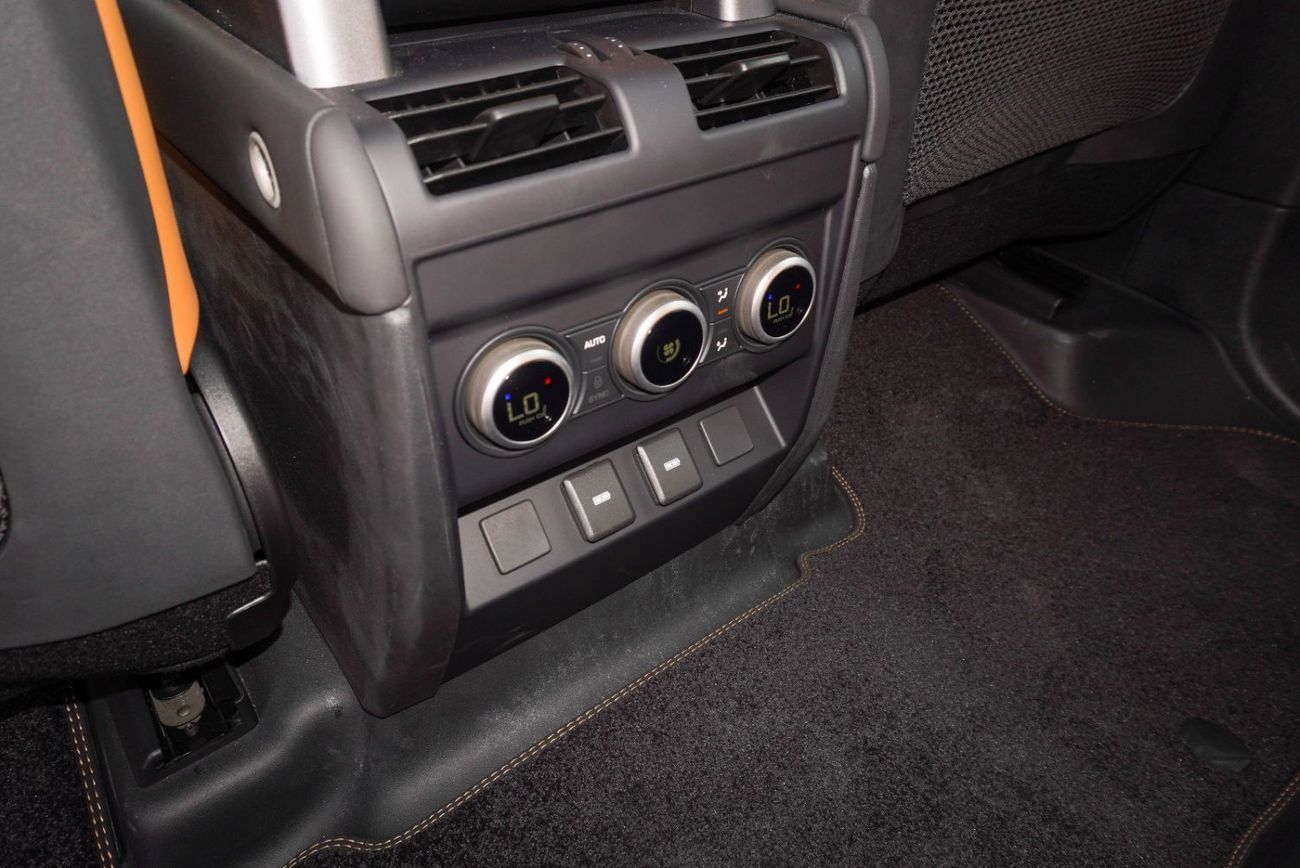 لاند روفر ديفندر 110 X P525 5.0L