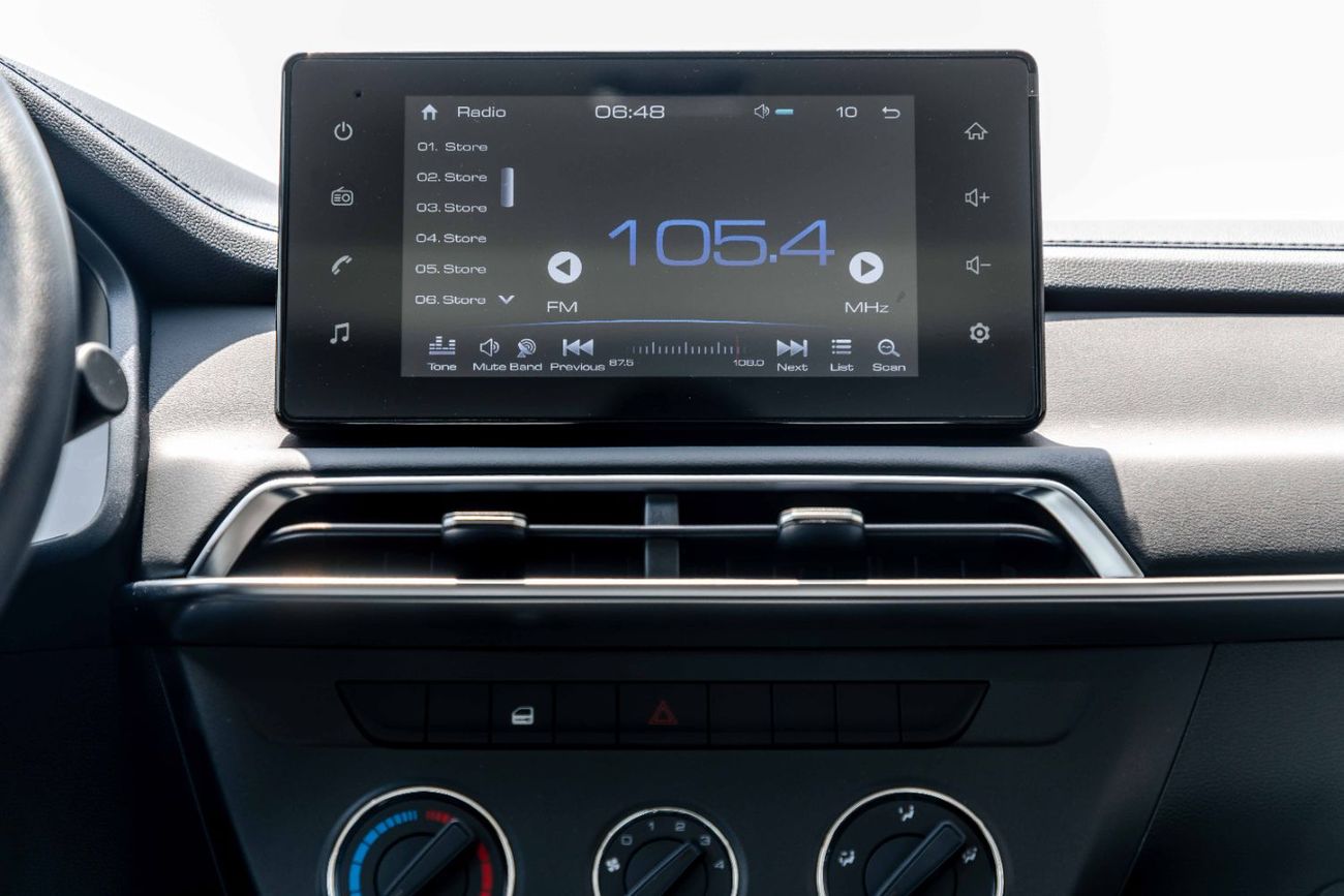 جريت وول وينغل 7 4X4 Standard 2.4L - Manual - Titanium White Inside Black