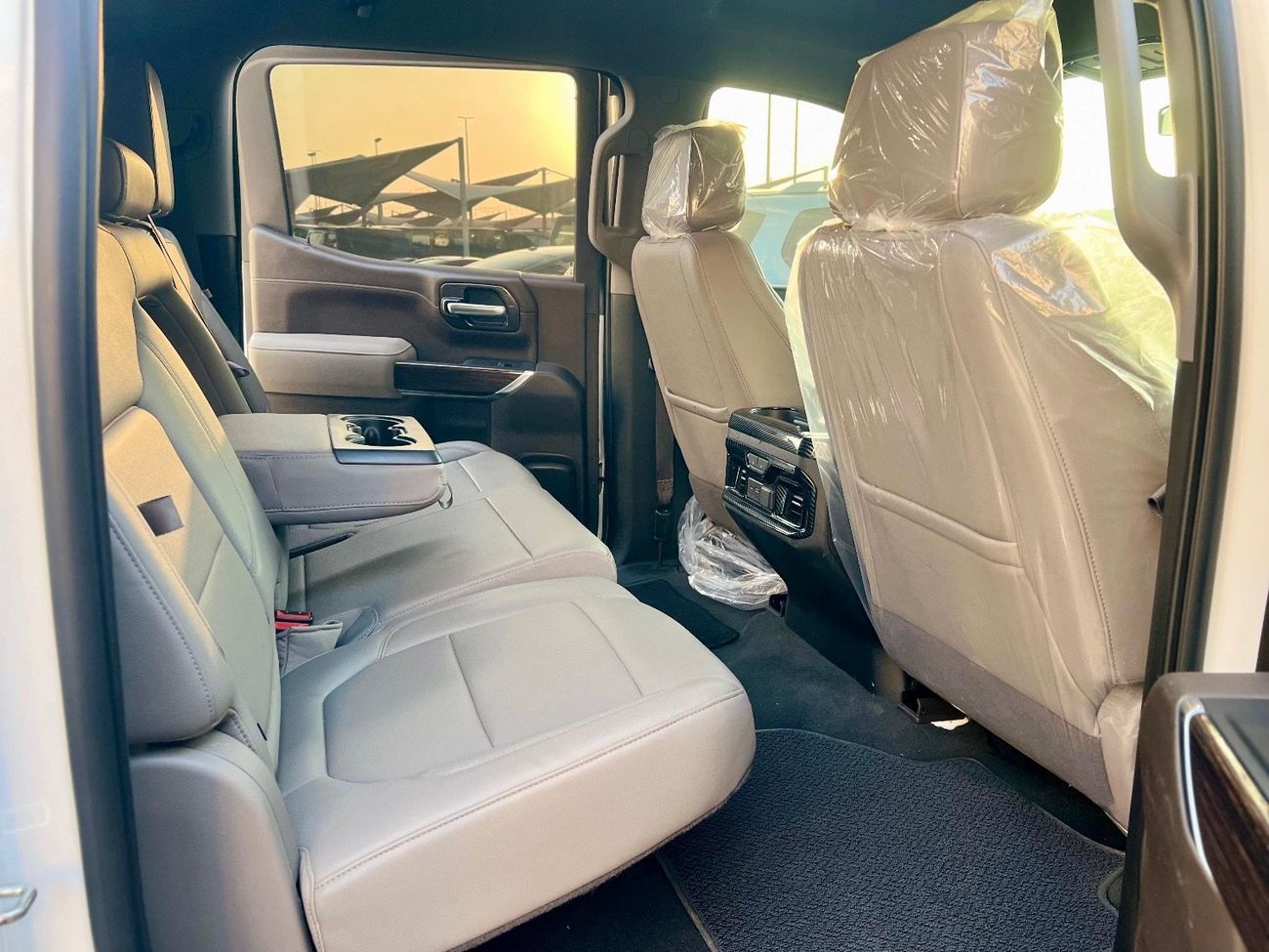 جي أم سي سييرا 5.3L V8 AT4 Crew Cab (AWD)