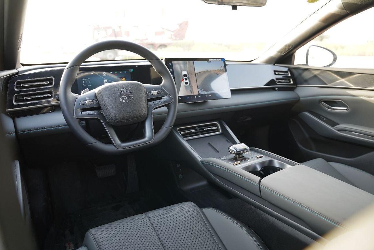 بي واي دي كين بلاس STD 2025 BYD Qin L DM-i Plug-in Hybrid 0Km