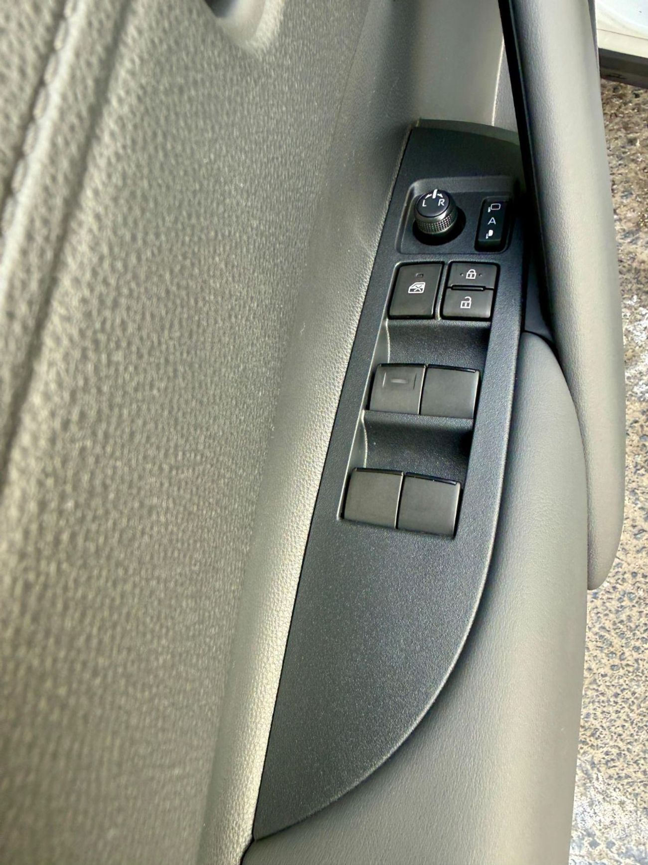 Toyota Frontlander Toyota Frontlander 2.0L Hybrid MiD Option