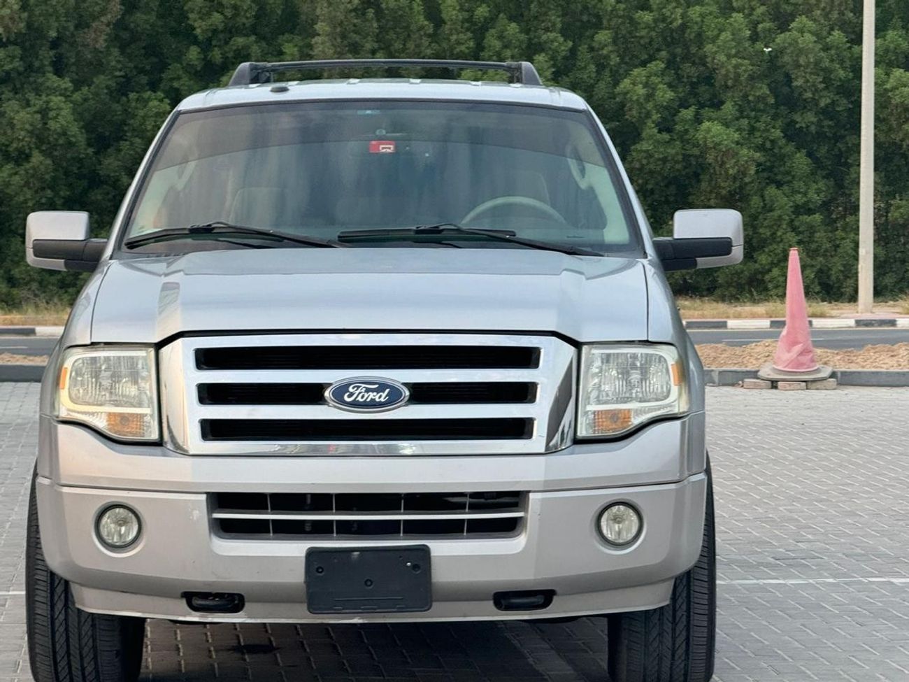 Ford Expedition XLT In excellent condition and requires no expenses