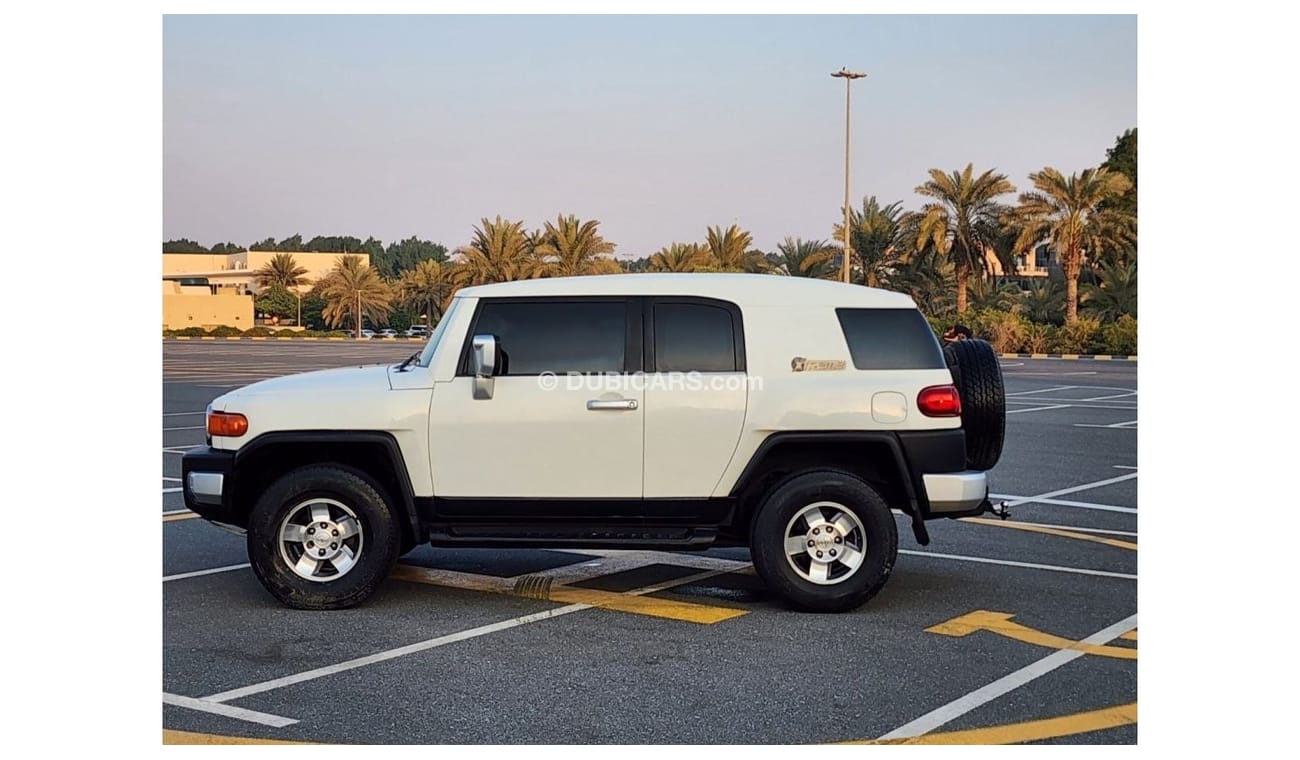 Toyota FJ Cruiser GCC specifications
