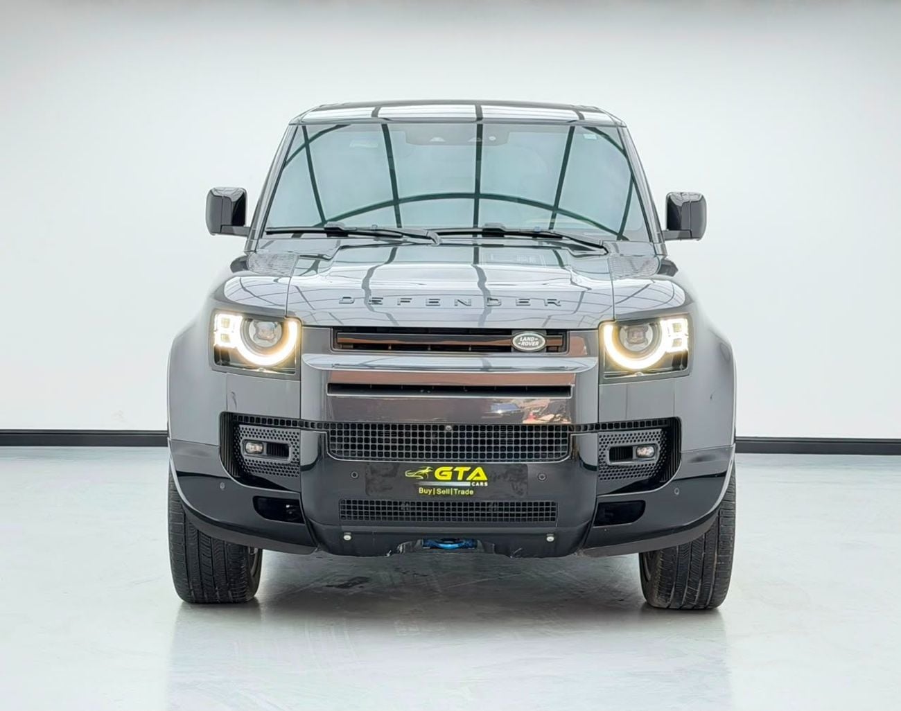 Land Rover Defender 110 2025 Land Rover Defender 110 P525 V8 Edition, 2030 Land Rover Warranty, Full Service History, GCC