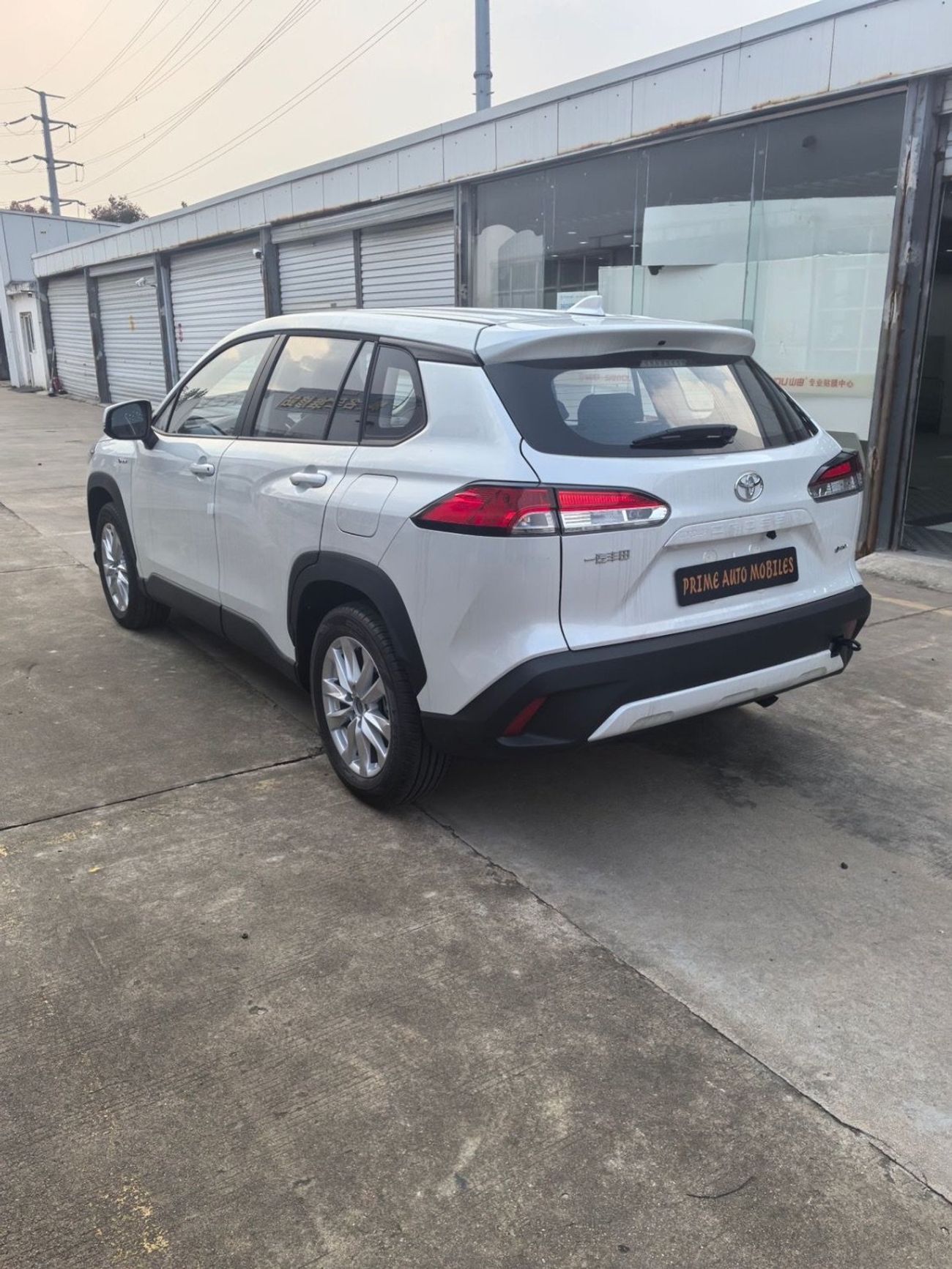 تويوتا كورولا كروس 2025 TOYOTA COROLLA CROSS 2.0L HYBRID FULL OPTION WITH SUNROOF,LED LIGHT,360 CAMERA,BACK DOOR POWER,