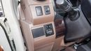 Toyota Land Cruiser Pick Up LX 4.0L V6 A/T