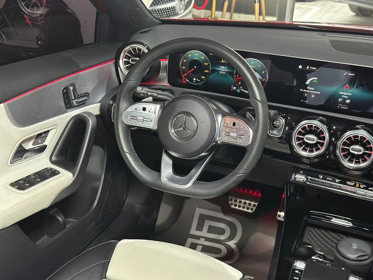 Mercedes-Benz A 250 Premium + 2.0L MERCEDES-BENZ A250 | GCC | 2019 | CLEAN CAR 1 OWNER