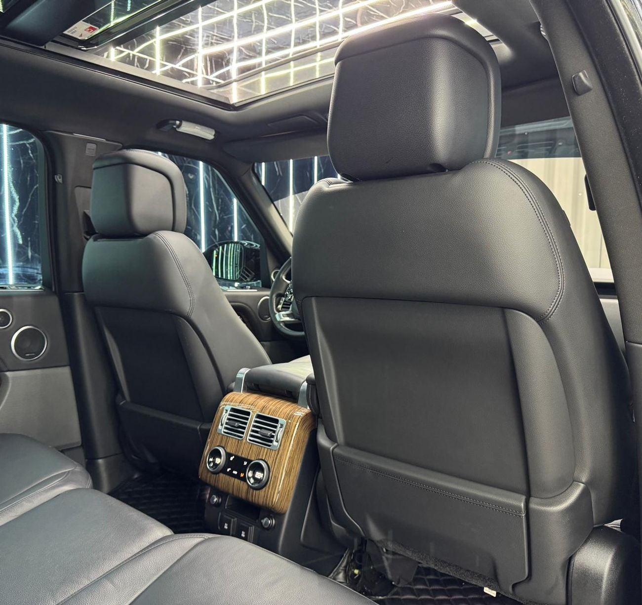 لاند روفر رينج روفر HSE,3.0L V6,360Hp,8 Speed