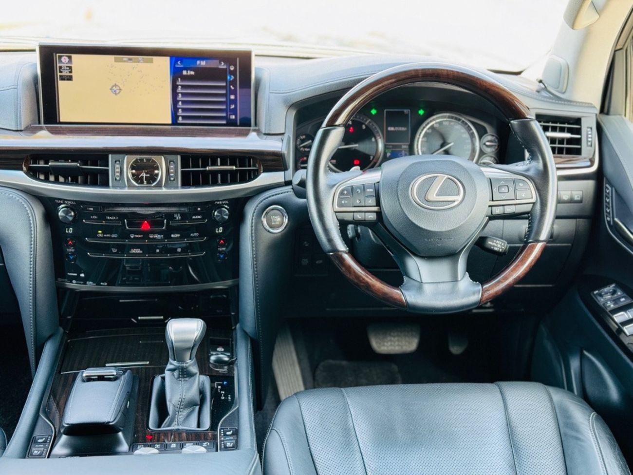 Lexus LX 570 Lexus 570 RHD