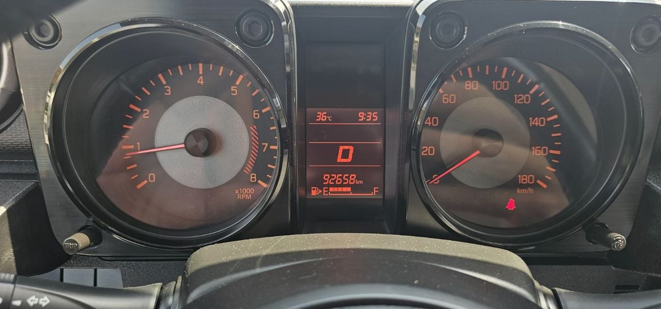 سوزوكي جيمني 1.5L GLX (A/T)