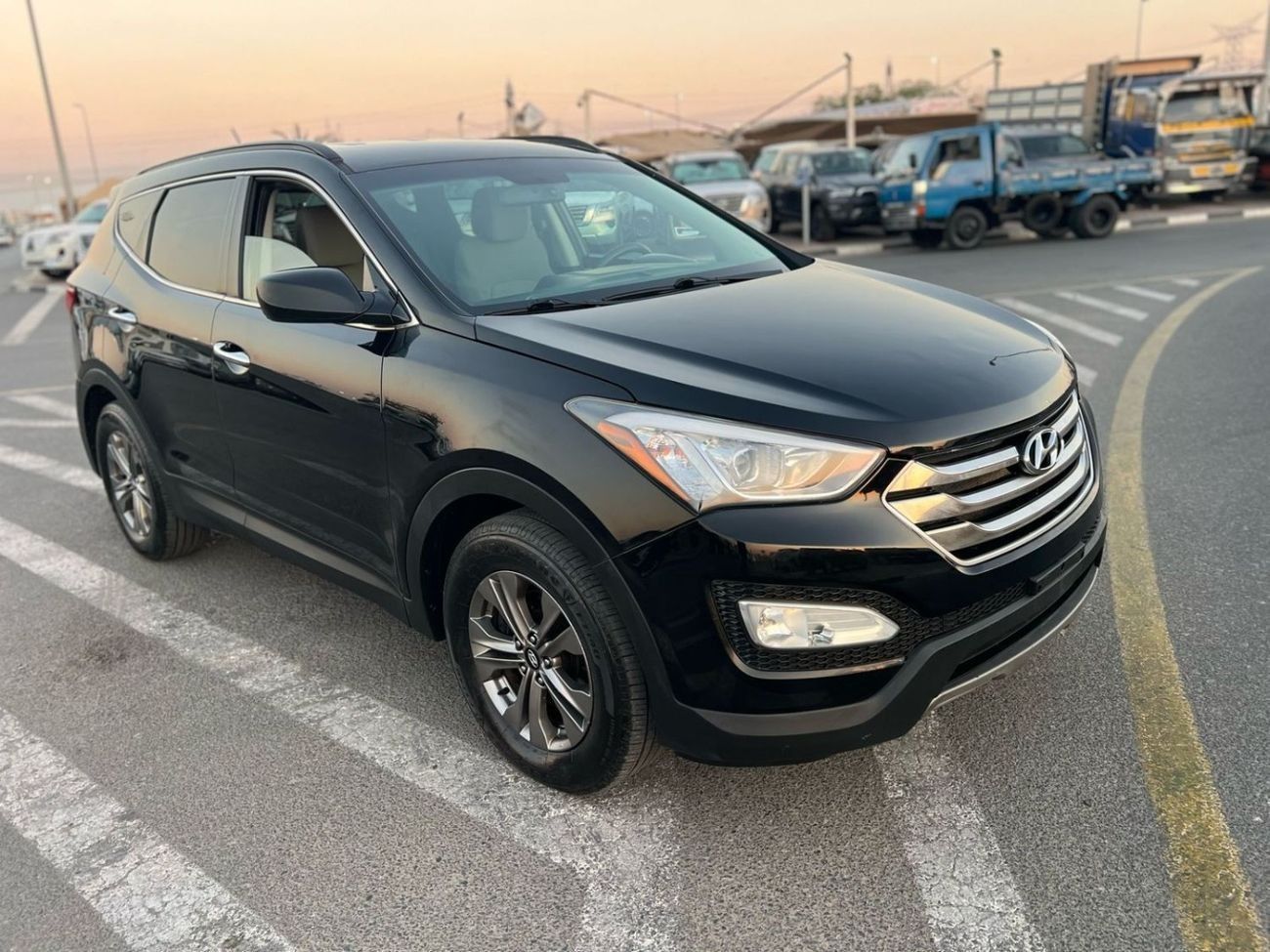 Hyundai Santa Fe 2015 Hyundai Santa Fe - 2.4L V4 - Accident Free - Clean Car  - Canadian Spec