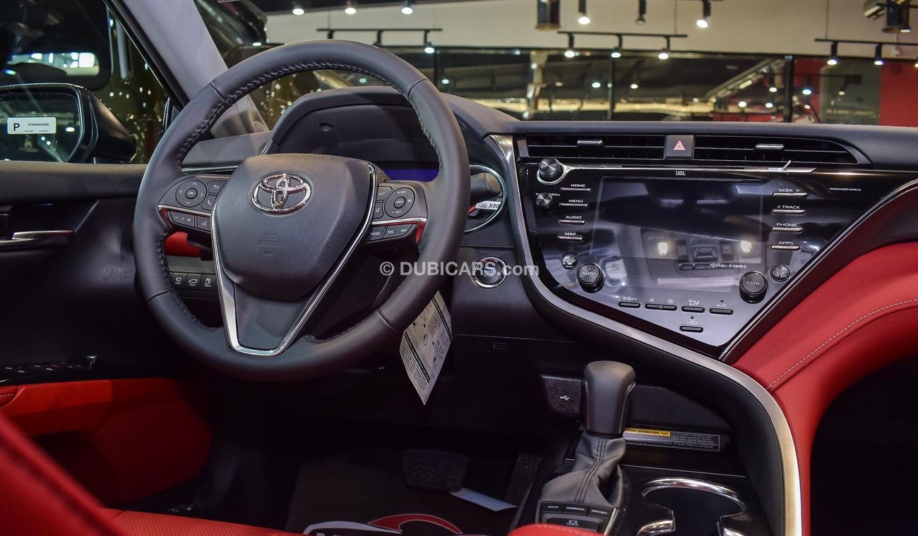 تويوتا كامري XSE