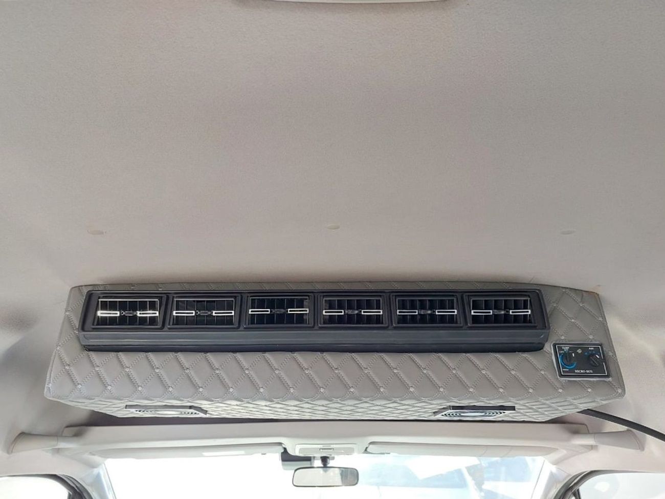 Toyota Hiace Commuter