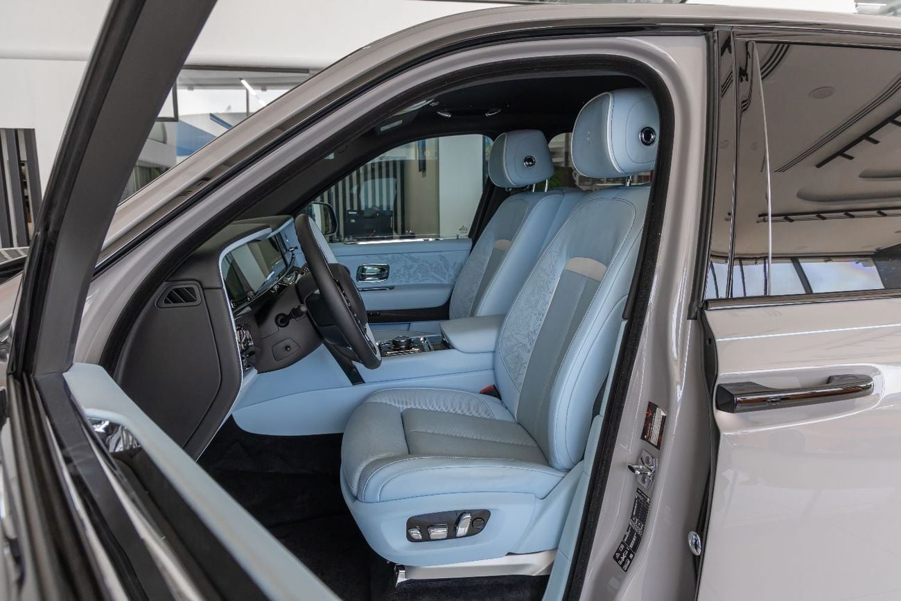 Rolls Royce Cullinan ROLLS-ROYCE CULLINAN | BLACK BADGE | EUROPEAN SPECS | FULL OPTION | BESPOKE SOUND SYSTEM | DEALER WA