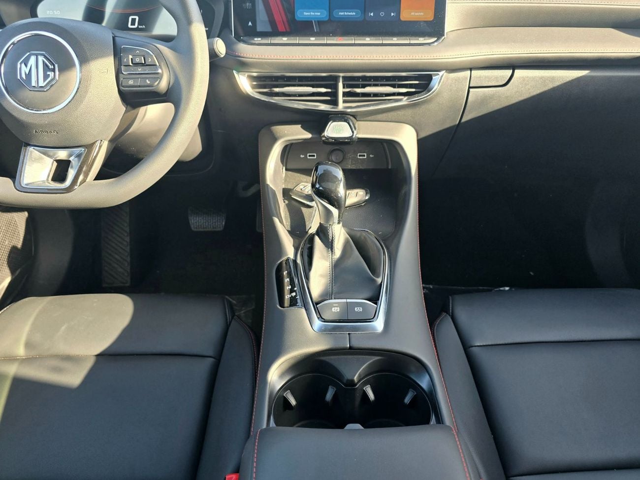 أم جي 5 MG 5 LUXURY 180DVVT  1.5L A/T FWD White Color 2025 Model