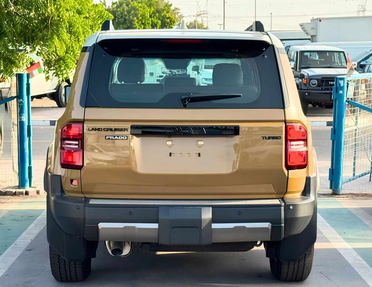 تويوتا برادو ADVENTURE TURBO DUAL TONE || 2.4L PETROL V4 | RADAR | 360*CAMERA | SUNROOF | LEATHER WITH PWR SEATS