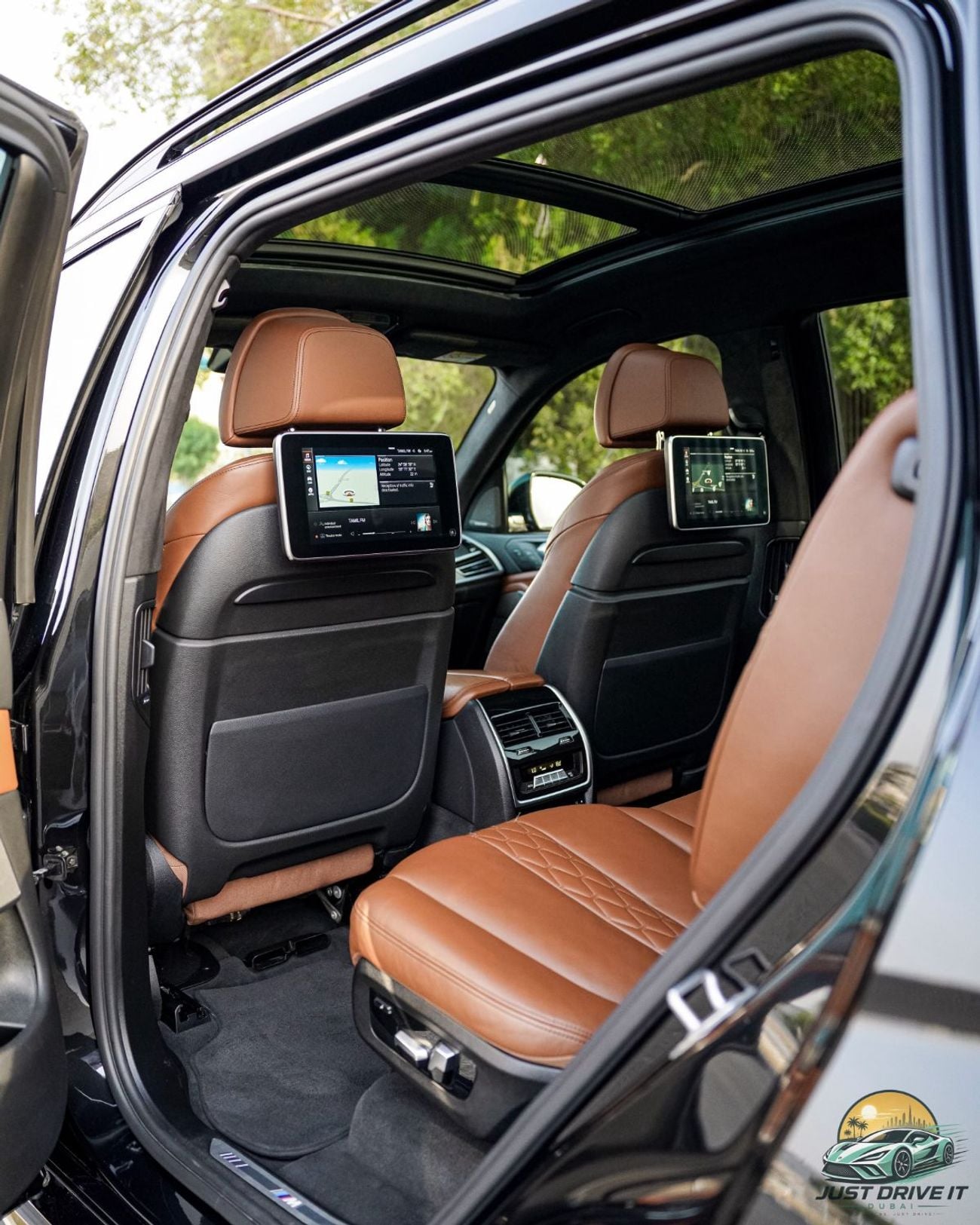 BMW X7 M50i