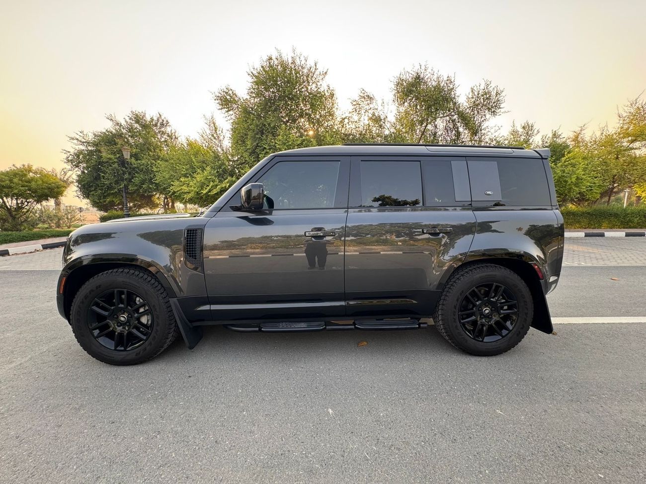 Land Rover Defender P400 110 X 3.0L (5 Seater)